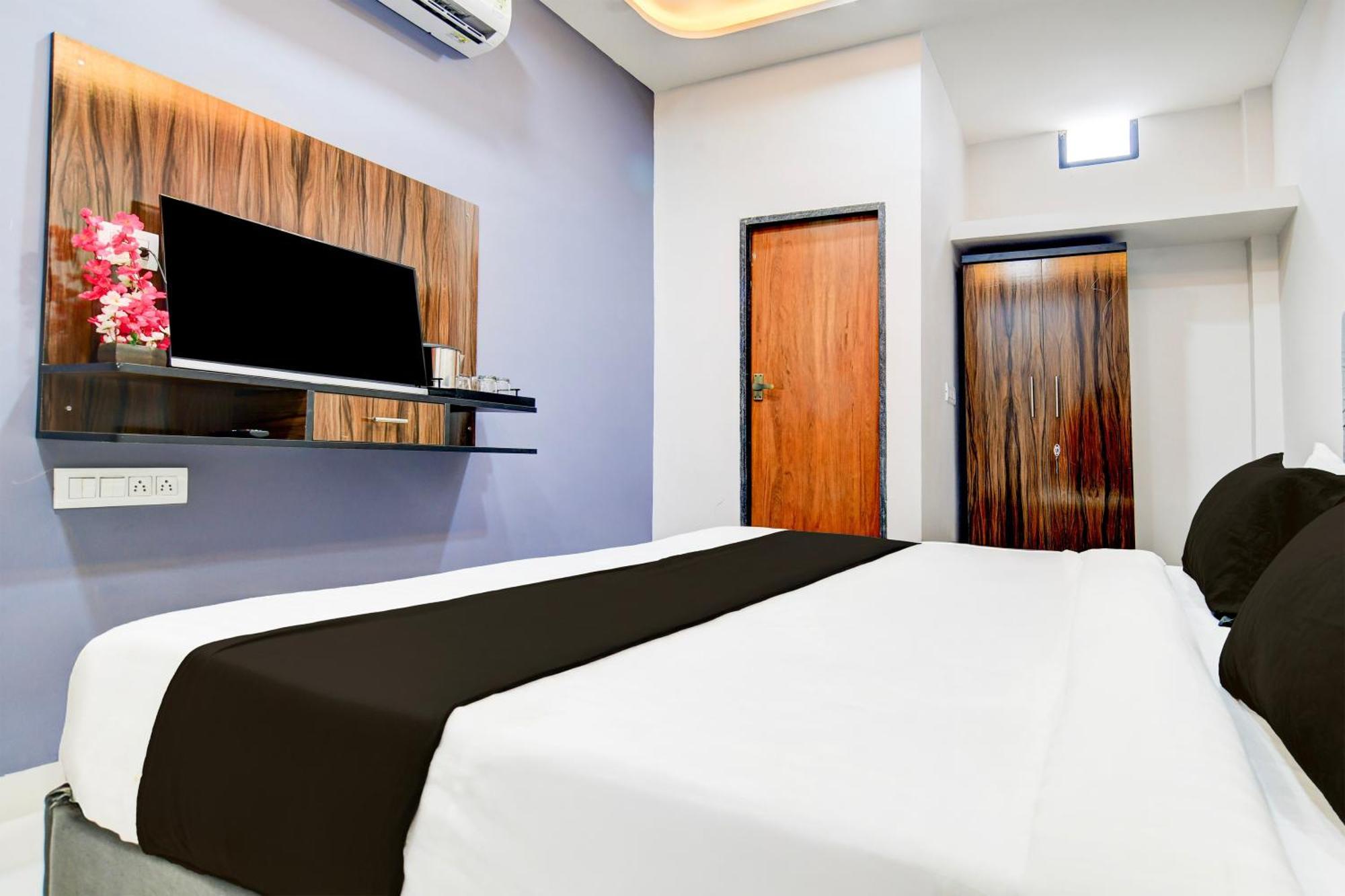 Super Hotel O D.V Near Medanta Hospital Индор Екстериор снимка